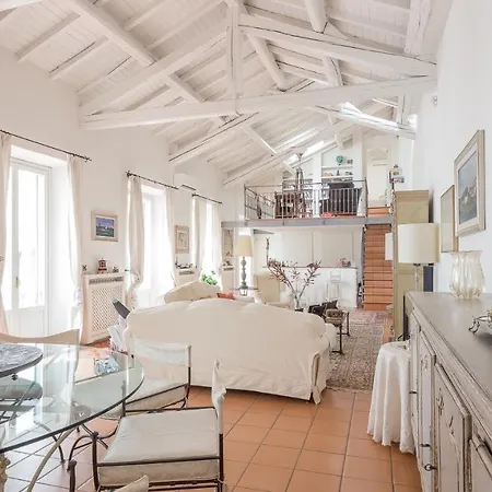 Plum Guide - The Chapel Apartamento